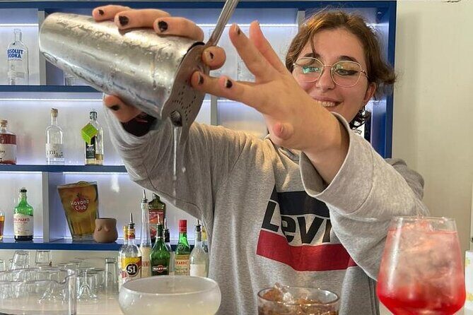 2-Hour Mixology Lesson with Professional Bartender in Milan - Experience Breakdown: What to Expect from the Milan Mixology Class