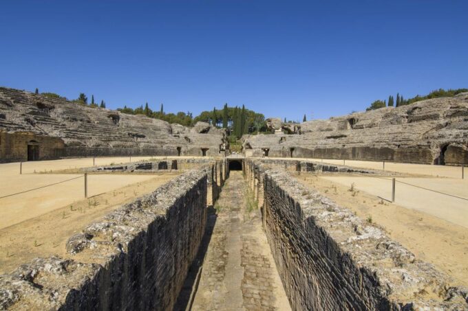 2-Hour Private Guided Walking Tour of Triana - Departure Details