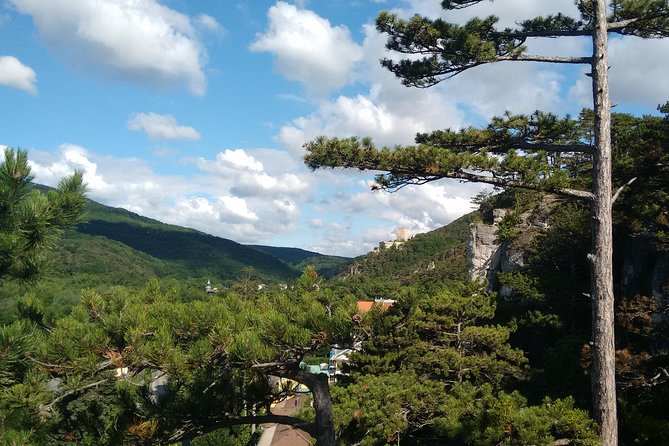 2-Hour Private Hiking Tour Helenental Castles Hike From Vienna - Inclusions and Tour Highlights