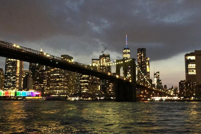 2-Hour Private Luxury Boat Tour in New York City - Discovering Lower Manhattans Landmarks