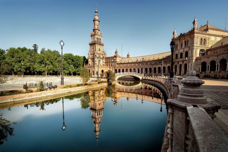 2-Hour Private Walking Tour in Alcazar of Seville - Meeting Point Details
