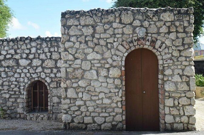 2-Hour Small Group Guided Bridgetown Historic Jewish Walking Tour - Who Should Take This Tour?