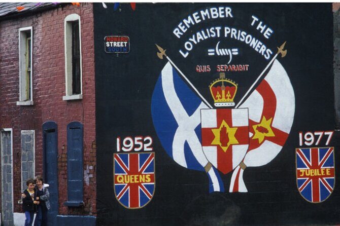 2 Hour Terror and Mural History Belfast taxi Private Tour - Key Points