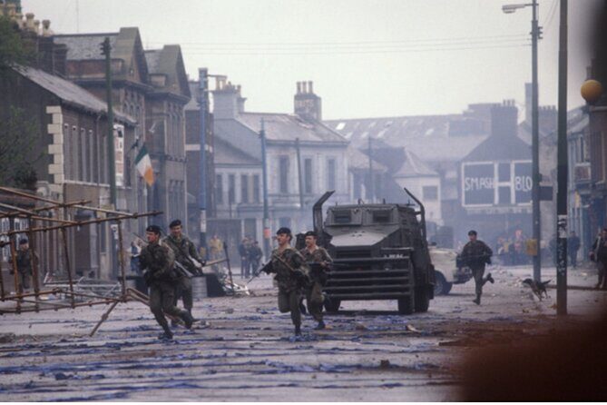 2 Hour Terror and Mural History Belfast taxi Private Tour - A Thorough Breakdown of the Tour Experience