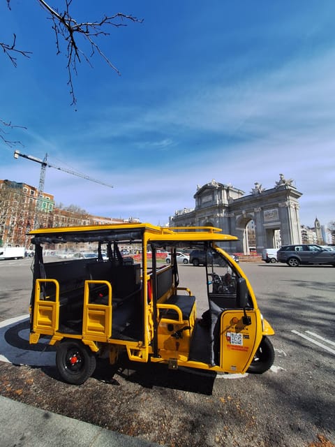 2-Hour Tuk Tuk Tour of the Best of Madrid With Audio Guide - Tour Experience