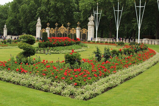 2 Hour Walking Tour from Buckingham Palace to Big Ben - Practical Details: What to Expect