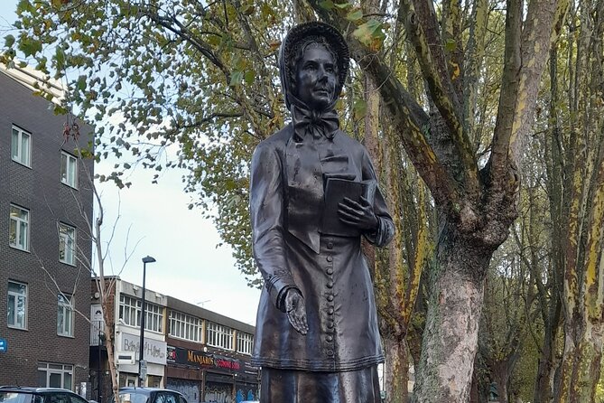 2-Hour Walking Tour Women of Whitechapel - Experience With a Knowledgeable Guide
