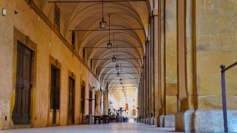 2 Hours Arezzo Group Walking Tour - Key Points