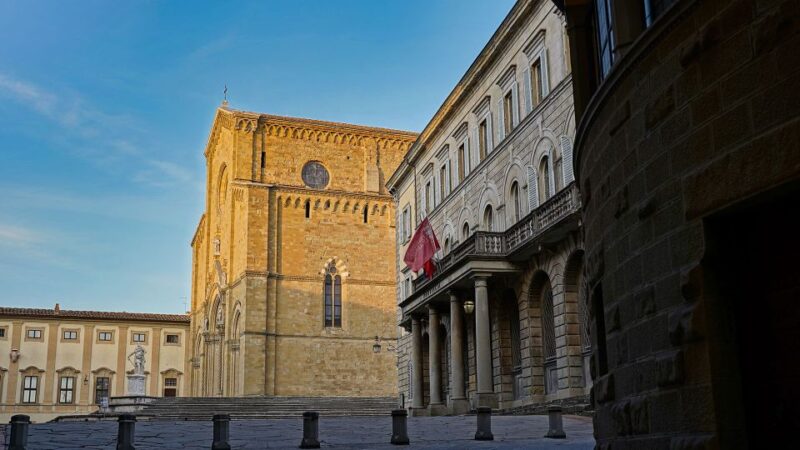 2 Hours Arezzo Group Walking Tour - Itinerary Details
