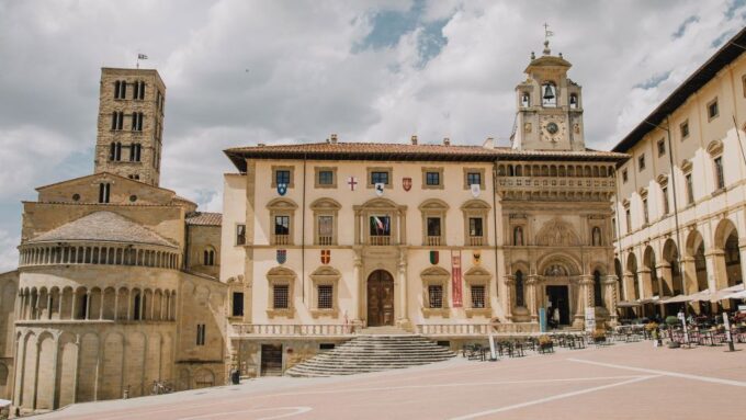 2 Hours Arezzo Group Walking Tour - Tips for Participants