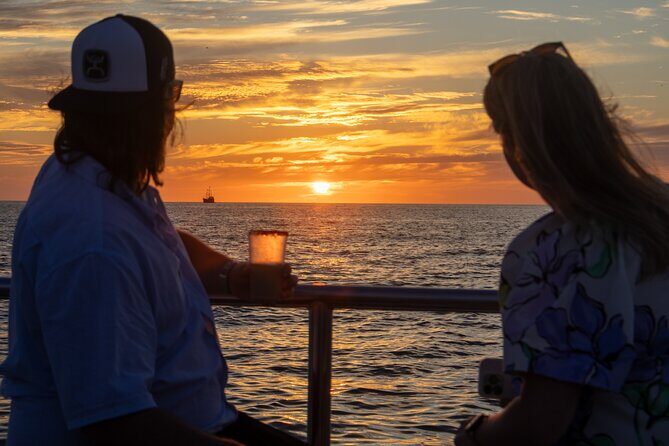 2 Hours Catamaran Sunset Tour - A Relaxing Sunset Sail in Puerto Vallarta: The 2 Hours Catamaran Sunset Tour