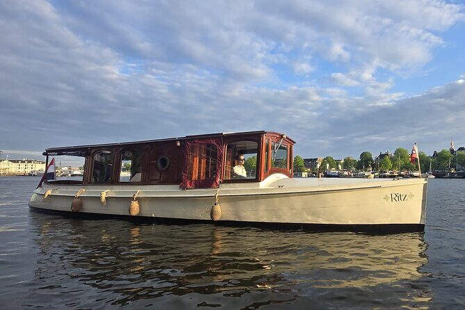 2 hours Private Boat Tour in Amsterdam with welcome drink - Exploring the Canal: A Comprehensive Review  