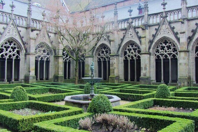 2 hours Storytelling Walking Tour Utrecht - The Sum Up