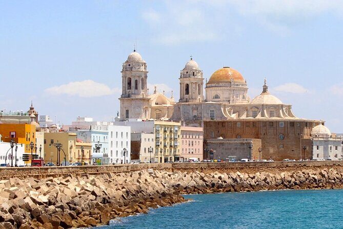 2 Hours Tour around Cádiz: History, anecdotes and curiosities - Key Points