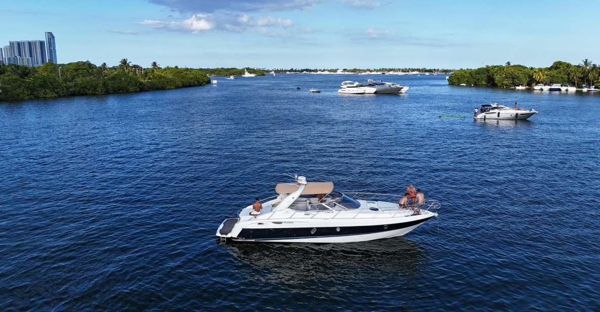 2 HOURS Yacht in Miami for Up to 12 People - Yacht Tour Itinerary