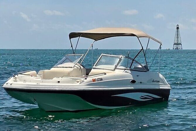 21' Hurricane Sundeck Boat Rental - Exploring the 21 Hurricane Sundeck Boat Rental in Key West  