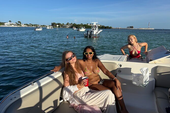 27ft Miami Catamaran for Groups and Parties - Key Points