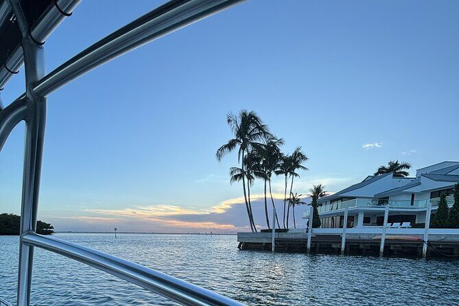 27ft Miami Catamaran for Groups and Parties - Practical Tips for Your Trip