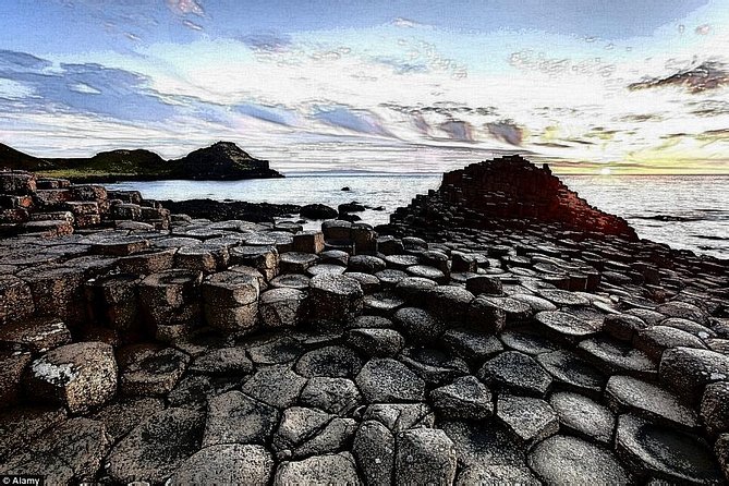 2Day Private Tour Northern Ireland Top Sights Giants Causeway Belfast Adventure - Discovering Belfasts History