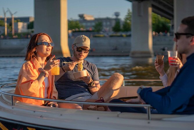 2h Private Cruise for 4 on Vistula in Warsaw With Our Helmsman - Key Points
