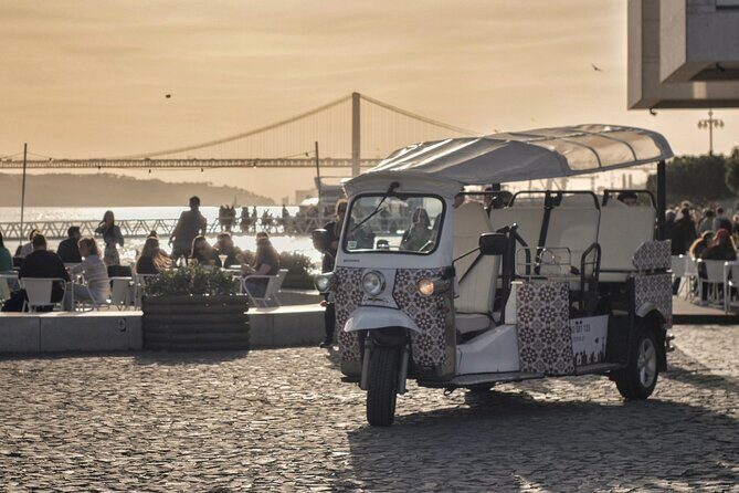 2H - Private Tour in Lisbon by Tuk-Tuk (Fluent French) - Stop 1: Lisbon Cathedral (Sé de Lisboa)