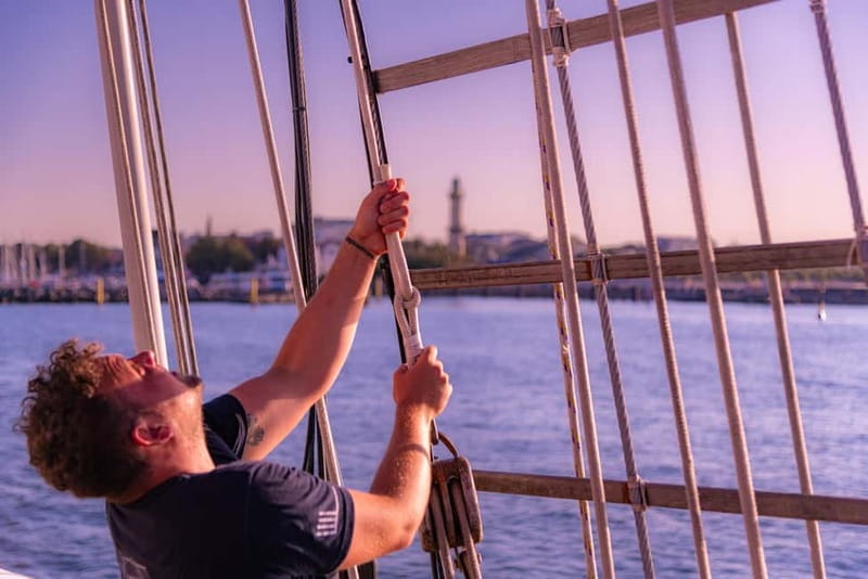 2h Sailing Trip on a Historic Tall Ship from the Pier - Key Points