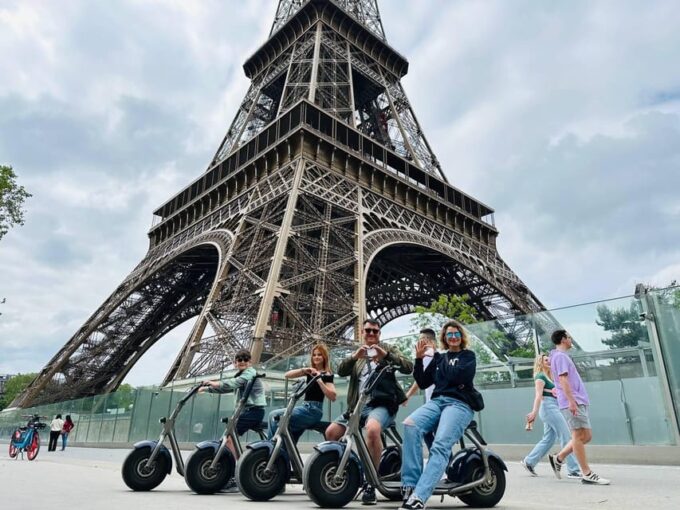 2H VIP Paris - Private City Highlights Fat Tire Tour - Eiffel Tower Highlights