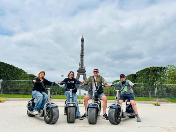 2H VIP Paris - Private City Highlights Fat Tire Tour - Louvre Museum Highlights