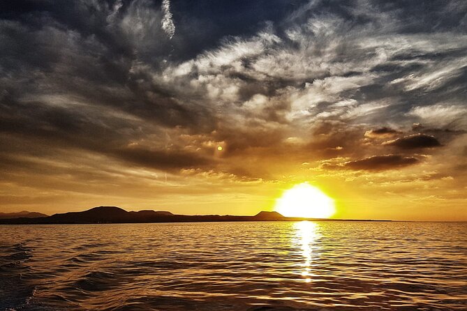 2hrs Dolphins Sunset Sailing Cruise With Drink - Booking and Cancellation Policy