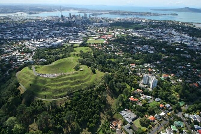 3.5 Hour Auckland Volcano Tour in Our Electric Van - Small Group Experience