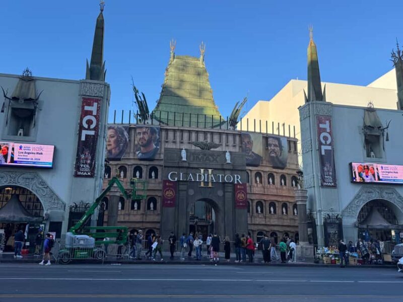 3.5-hour private tour of Hollywood and Beverly Hills in an SUV - Key Points