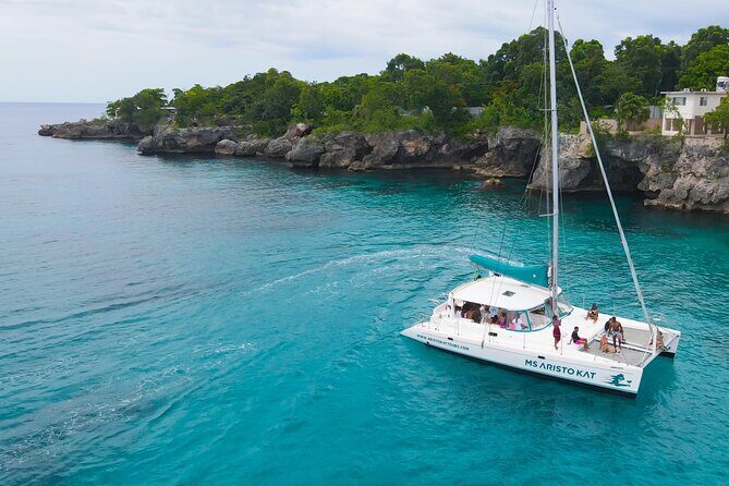 3.5hr Private Catamaran Cruise with Snorkeling, DJ, Bar, Food - What Makes This Catamaran Cruise Stand Out?