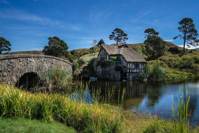 3-Day Hobbiton and Waitomo Tour From Auckland With Accommodation - Booking Your Adventure