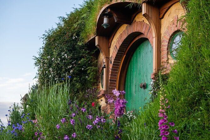 3 Day Minivan Tour From Hamilton to Taupo - Key Points  