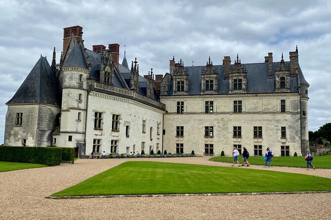 3-Day Private Top 7 Loire Castles 2 Wine Tasting Live Guided Trip - Pricing and Cancellation Policy