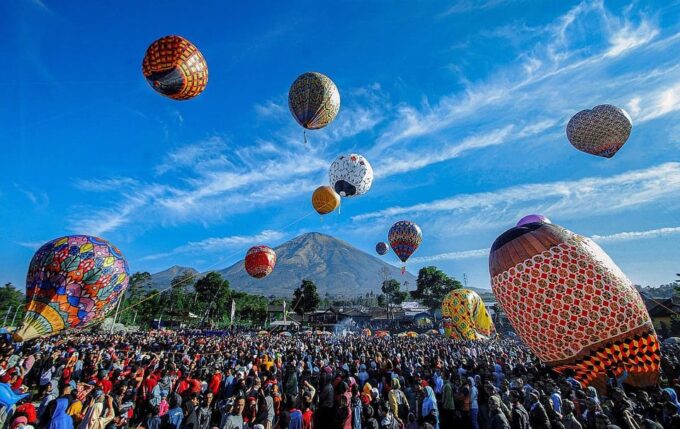 3 Days Javas Journey Yogyakarta to Jakarta - Scenic Views and Experiences