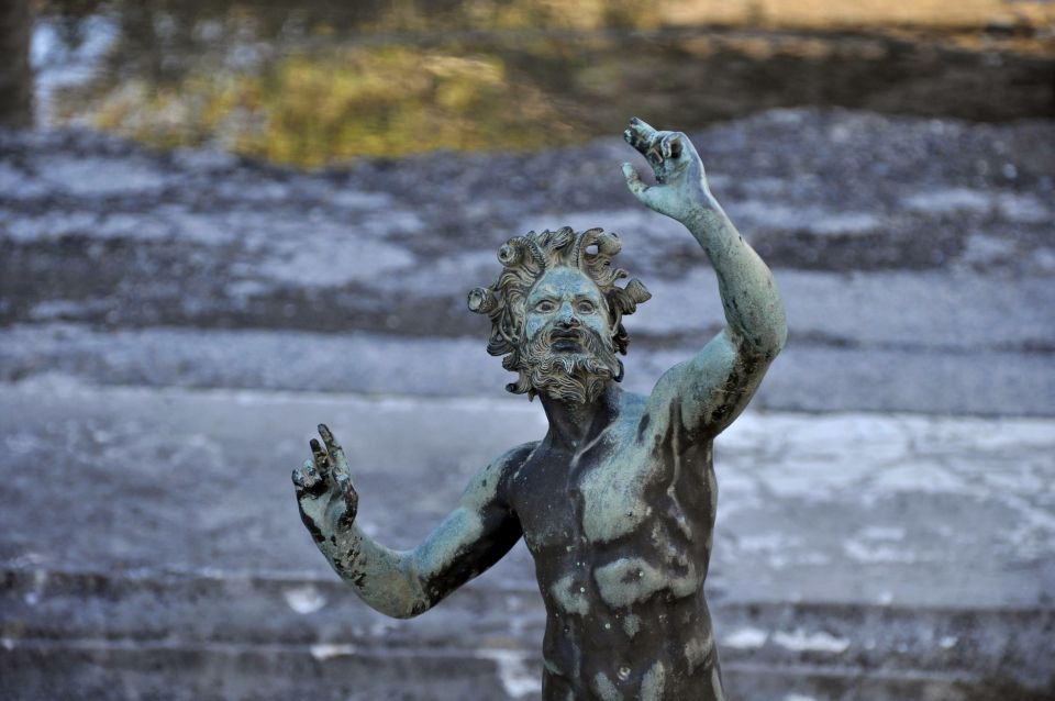 3 Days Tour: Vesuvius, Pompeii, Herculaneum and Amalfi Coast - Navigating Pompeii With Audioguide