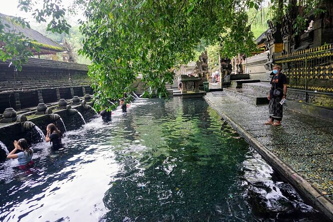 3 Days Tours : Tanah Lot Temple And Lempuyang The Gate Of Heaven - Health and Accessibility Information