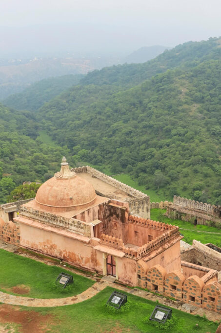 3 Days Udaipur Lake City Tour With Kumbhalgarh Fort - Transportation and Guides