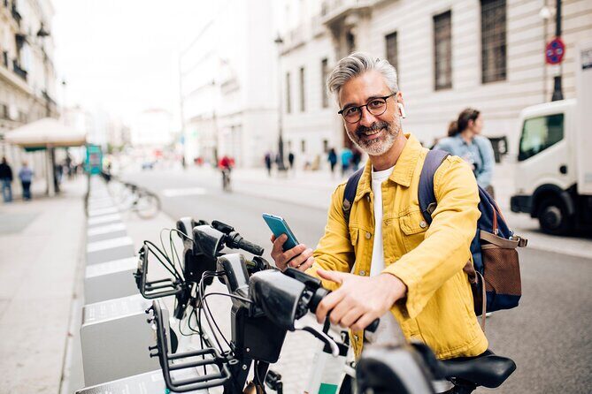 3 Hour Private Bike Tour in Madrid with a Guide - Key Points