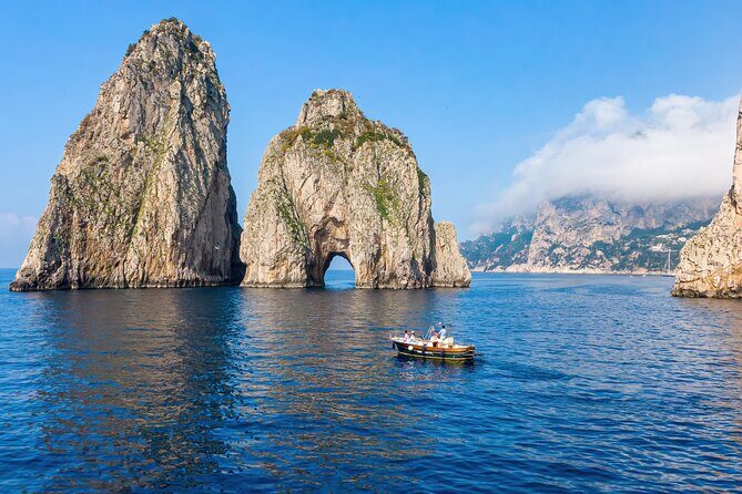 3-hour private boat tour of Capri - Key Points