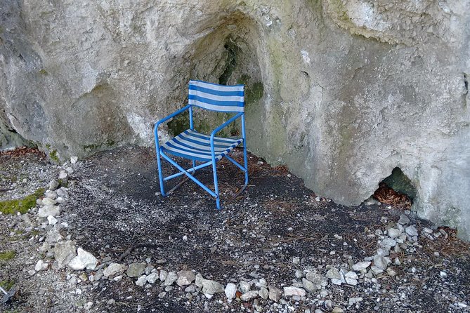 3-Hour Private Hiking Tour Over Parapluie Mountain With a View of Vienna - Accessibility and Special Considerations