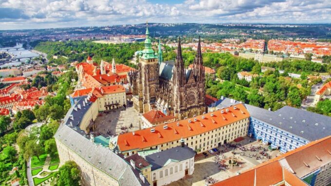 3-hour Private Prague Castle Walking Tour - Language Options