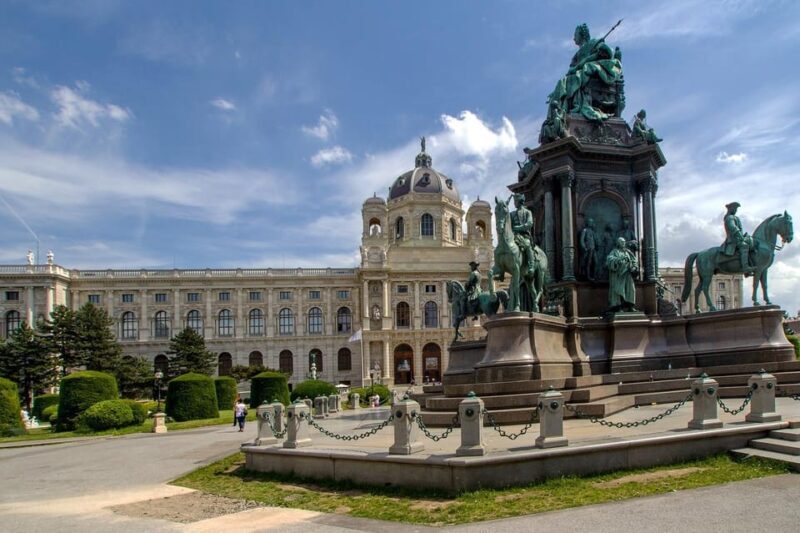 3 hour private tour in Vienna by private car - What Travelers Say