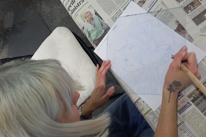 3 Hours of Drawing and Engraving on Plexiglass in Pietrasanta - The Sum Up