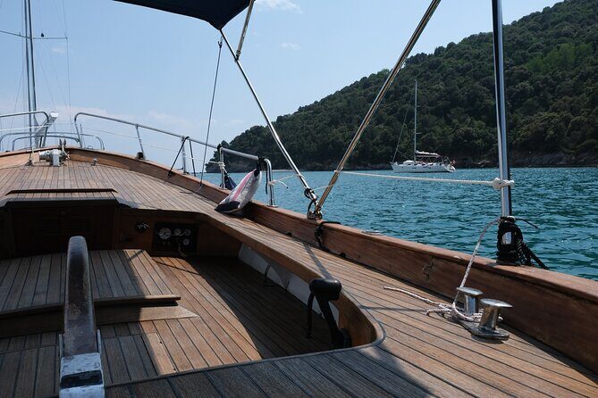 3 Hours Sunset Boat Tour to Golfo dei Poeti Shared - FAQs