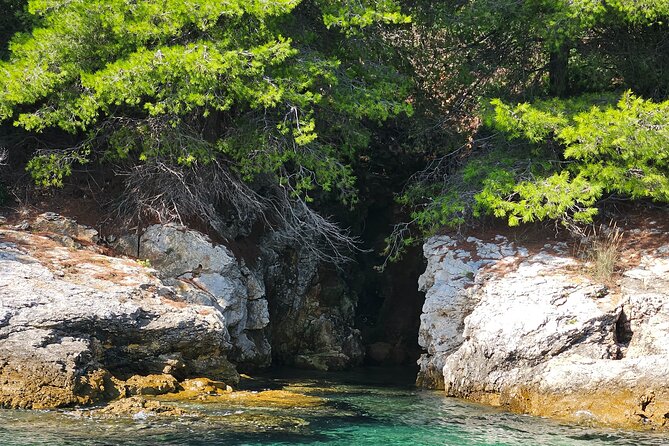 3 Islands Boat and Snorkeling Tour With Fruits and Prosecco - Snorkeling and Group Dynamics