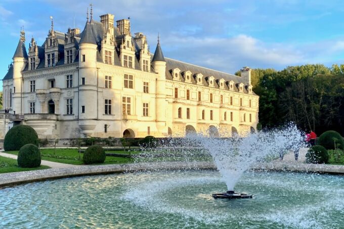 3 Loire Castles Live Guided Small Group by Minivan Winery - Customer Feedback