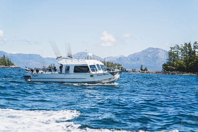 30' Private Halibut and Salmon Fishing Charter - Key Points