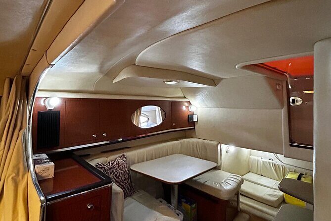 31-foot Miami Private Boat Rental for 12 People - FAQ